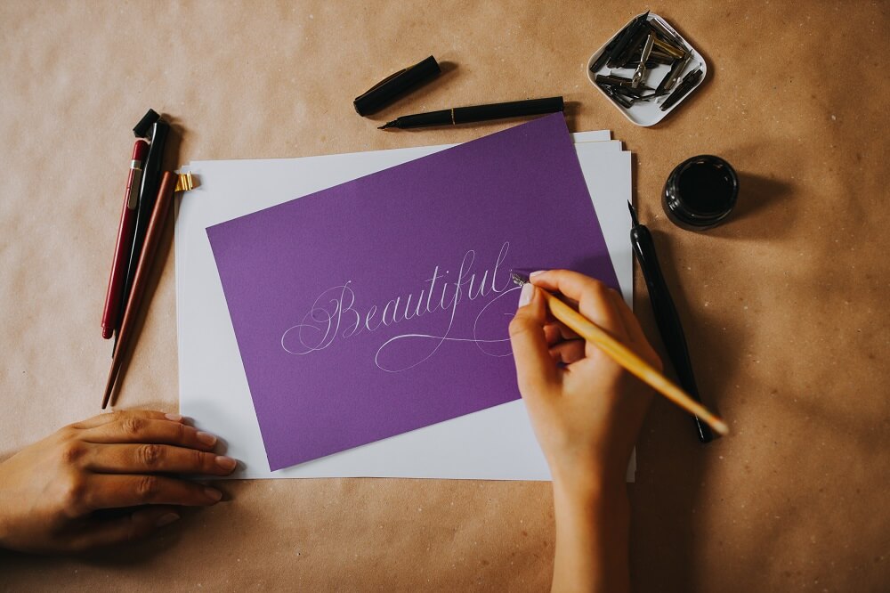 Beispiel für Kursivschrift mit Kalligrafie-Stiften