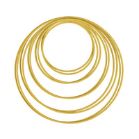 Satz goldener Metallringe | ARTMIE