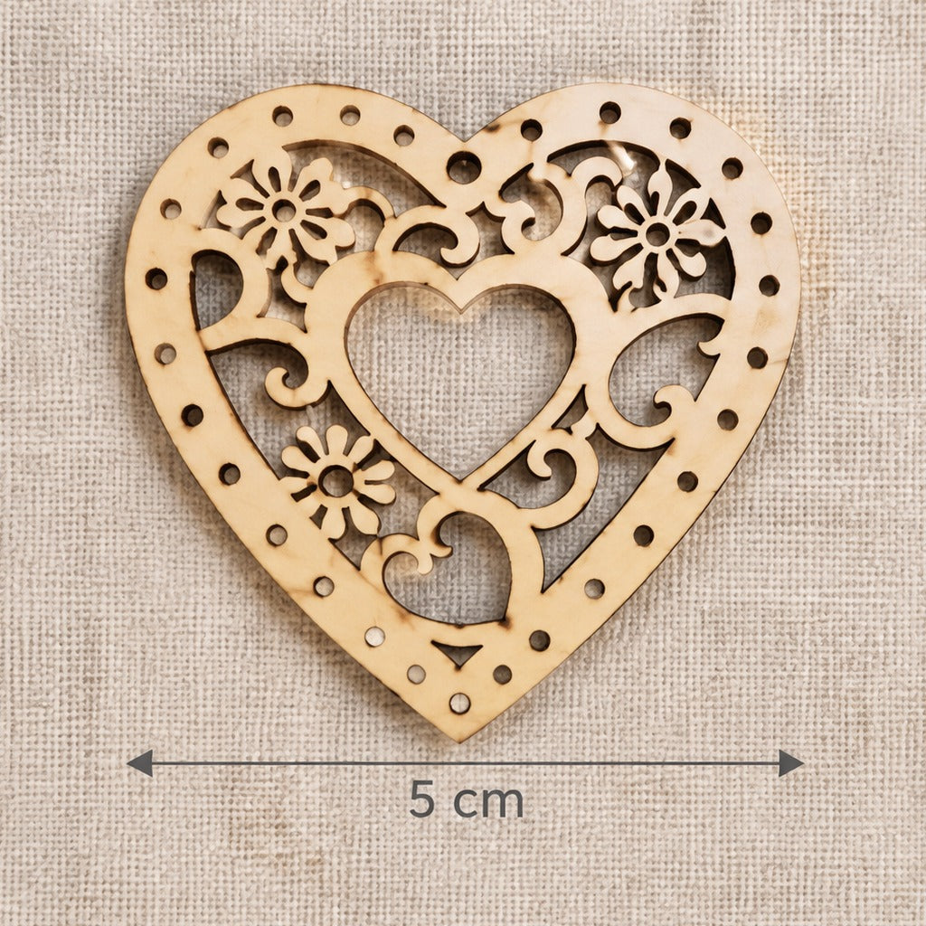 Holz-Streuteile Herz mit Ornament 5 x 5 cm – 5er-Set