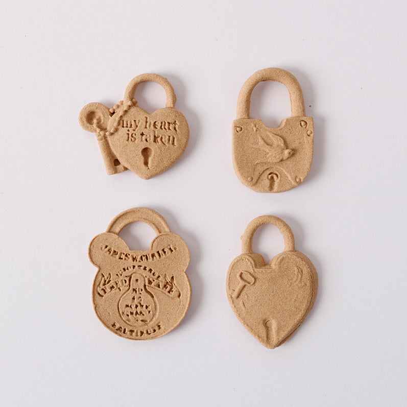 Pentart Elastisches Holz - Schlösser-Set 3 x 2,5 cm, 4 Stk.